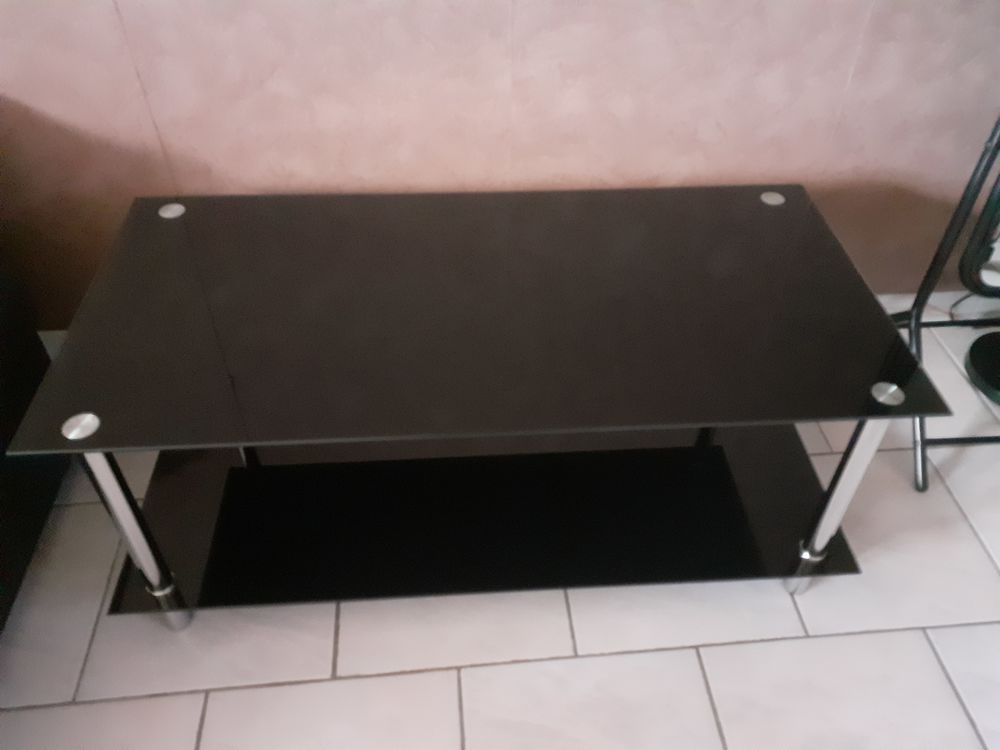 Table basse noire rectangulaire en verre et m&eacute;tal 100x50 cm. Meubles