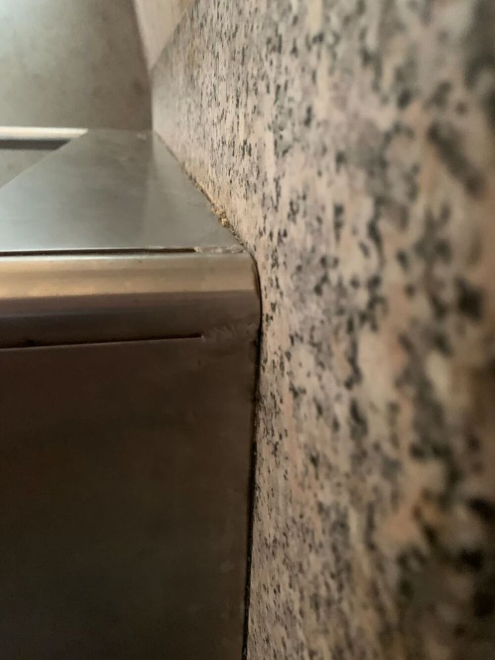 Table design sur mesure granit acier bross&eacute; Meubles