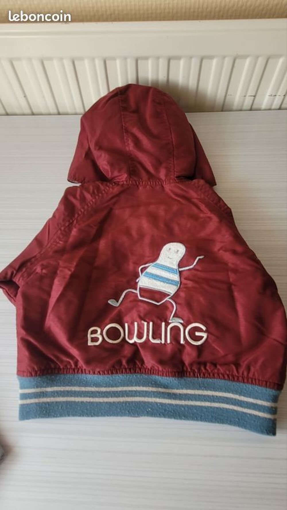 Blouson b&eacute;b&eacute; bordeaux ( 6 mois ) Puériculture