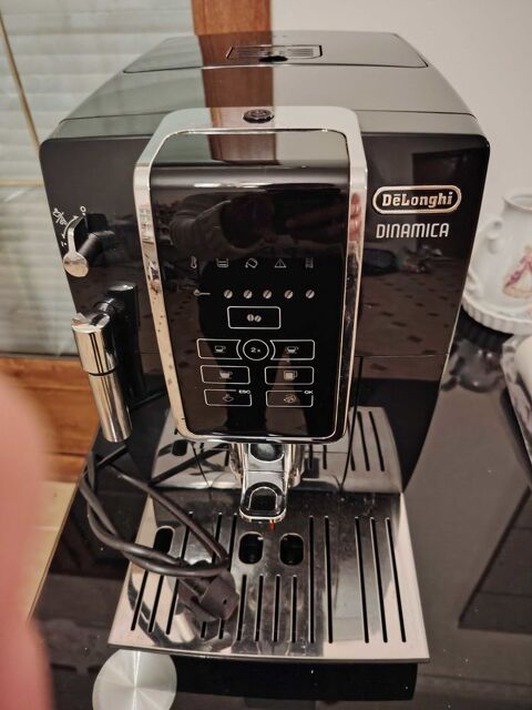 broyeur Delonghi dinamica 200 Simiane-Collongue (13)