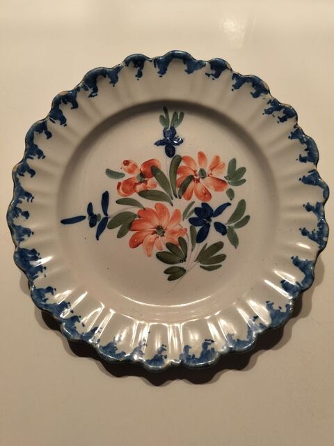 Assiette Faience Normandie (Forges Ls E?) 19e d�cor fleuri Villeneuve-le-Roi (94)
