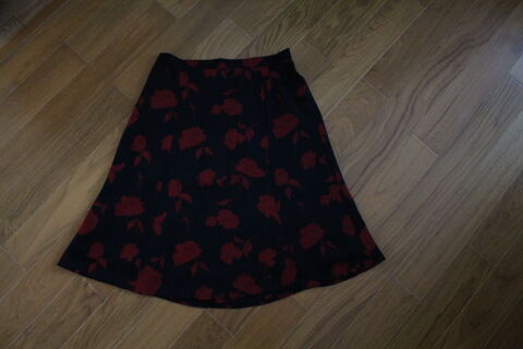 JUPE NOIRE ET ROUGE FEMME 10 Dijon (21)