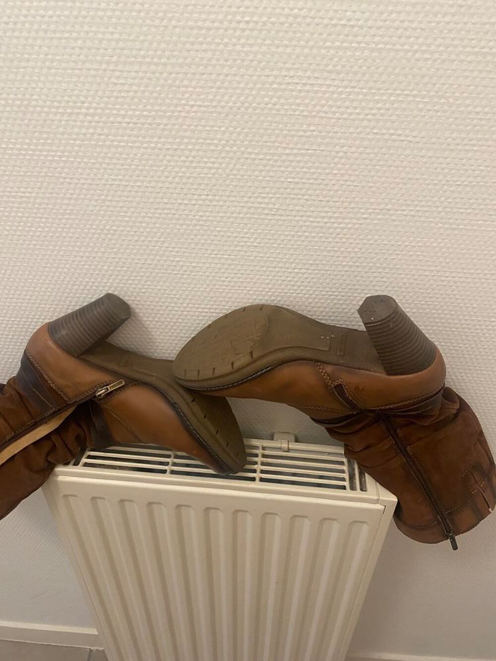 bottes cuir daim tr&egrave;s bonne &eacute;tat taille 39 Chaussures