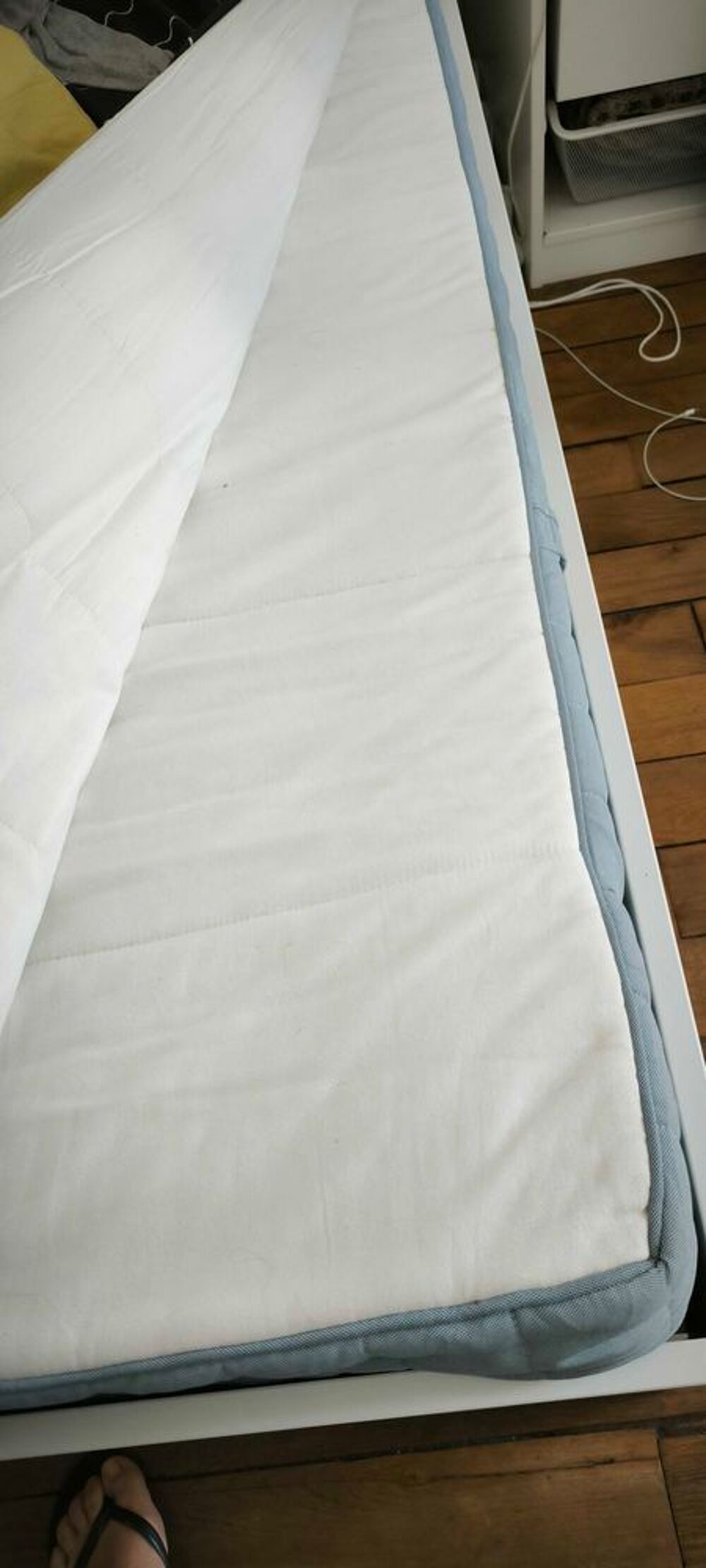 Lit simple avec matelas 90*200 Meubles