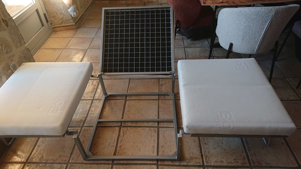 Chaises et pouf Meubles