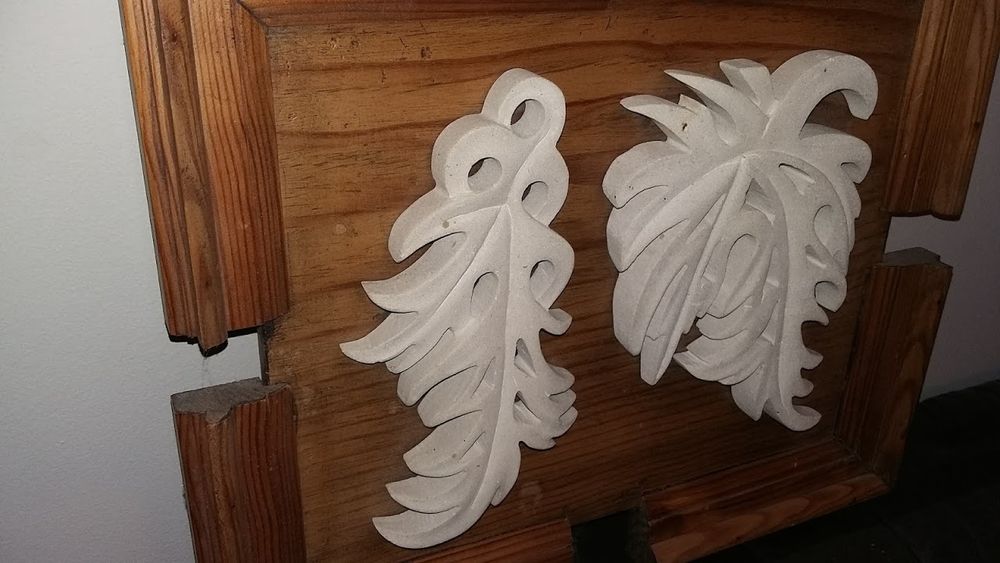 Oeuvre Originale, Pierre sculpt&eacute;e sur tableau bois Meubles