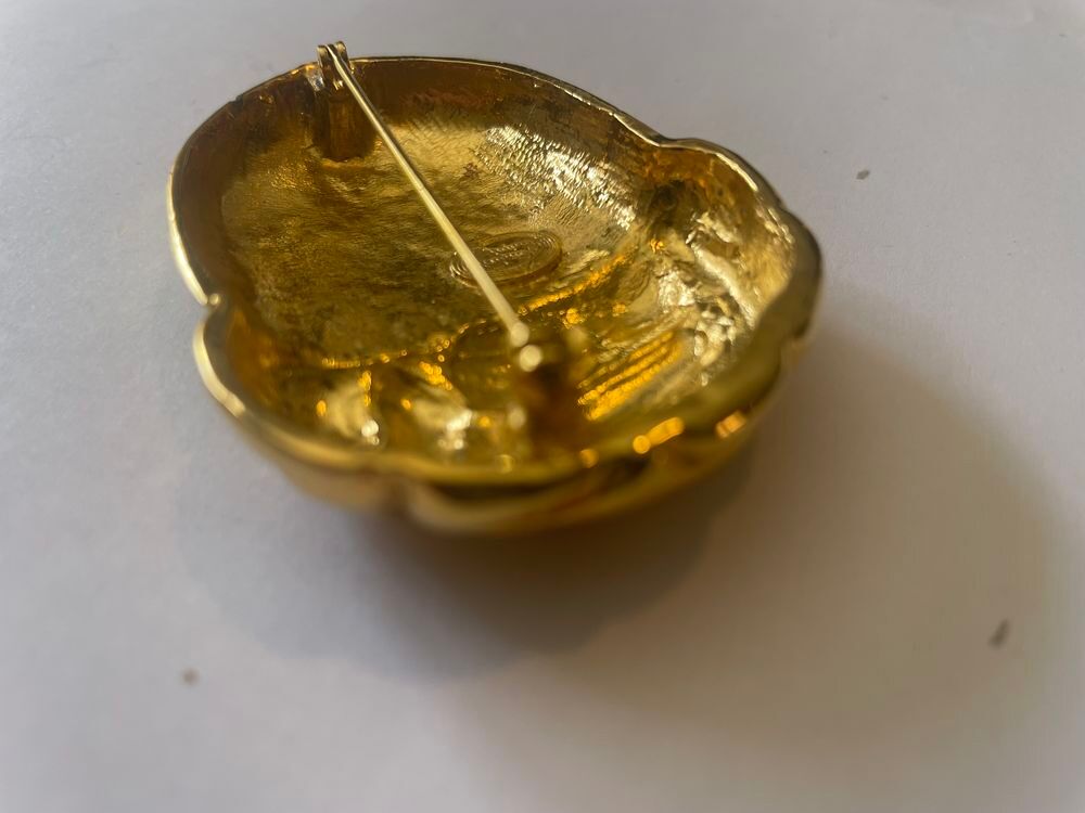 Superbe Broche gland GM dor&eacute;e Ines de La Fressange Bijoux et montres