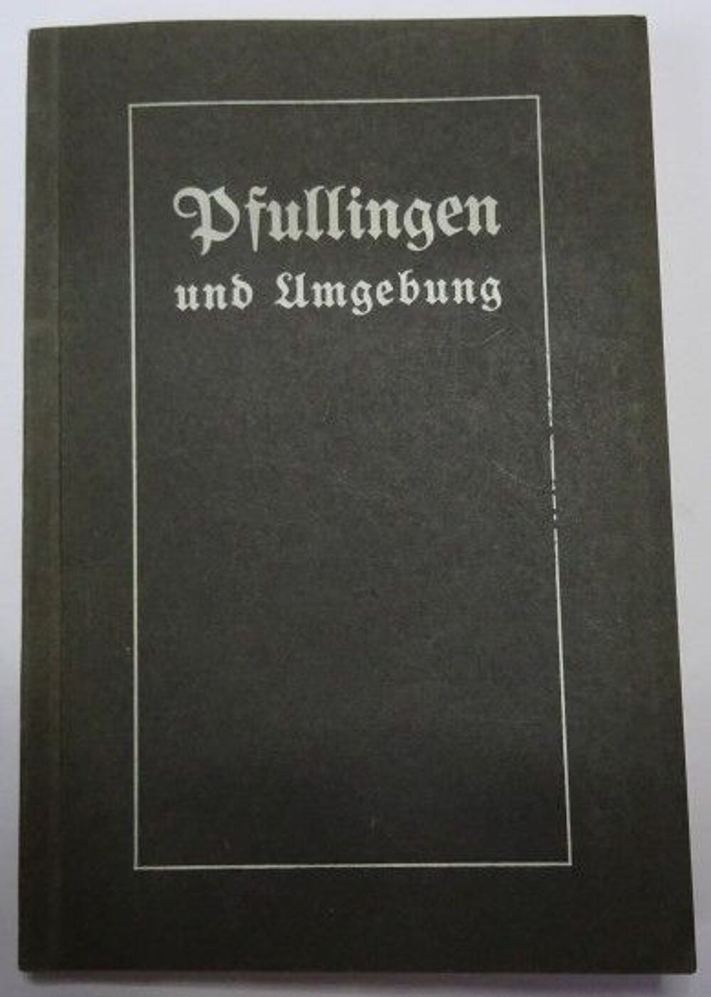Livre allemand sur et de Pfullingen ann&eacute;e 1909 comme neuf.
Livres et BD