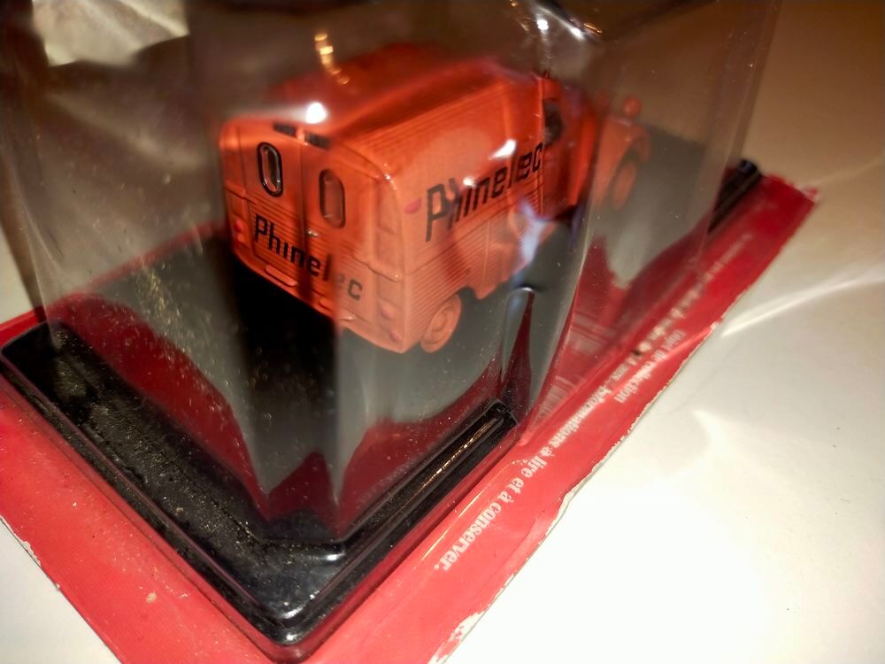 miniature 2CV Citro&euml;n fourgonnette Phinelec 1/43
