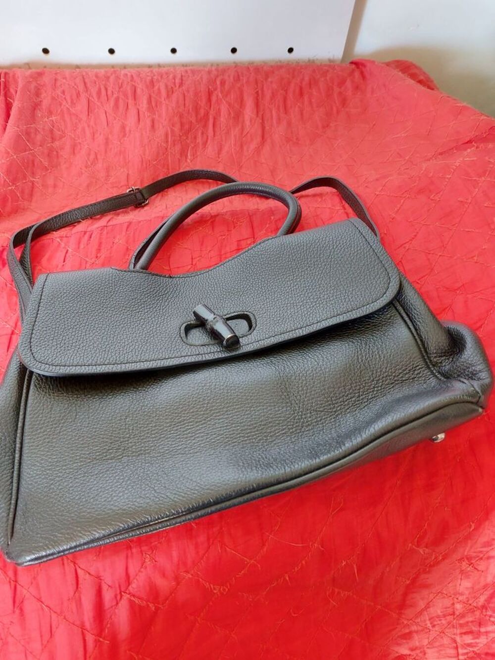 Grand sac &agrave; main en cuir grain&eacute; noir Maroquinerie