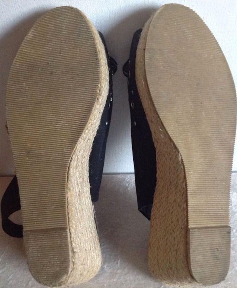 SANDALES COMPENS&Eacute;ES DE FONSECA Pointure 41 Envoi Possible
Chaussures