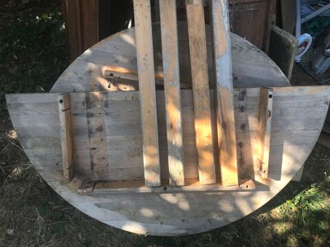 Table en pin massif à    remonter. 0 Verneuil-sur-Avre (27)