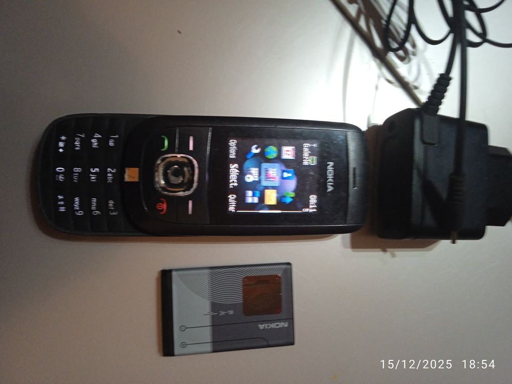t&eacute;l&eacute;phone Nokia avec 2 batterie Téléphones et tablettes
