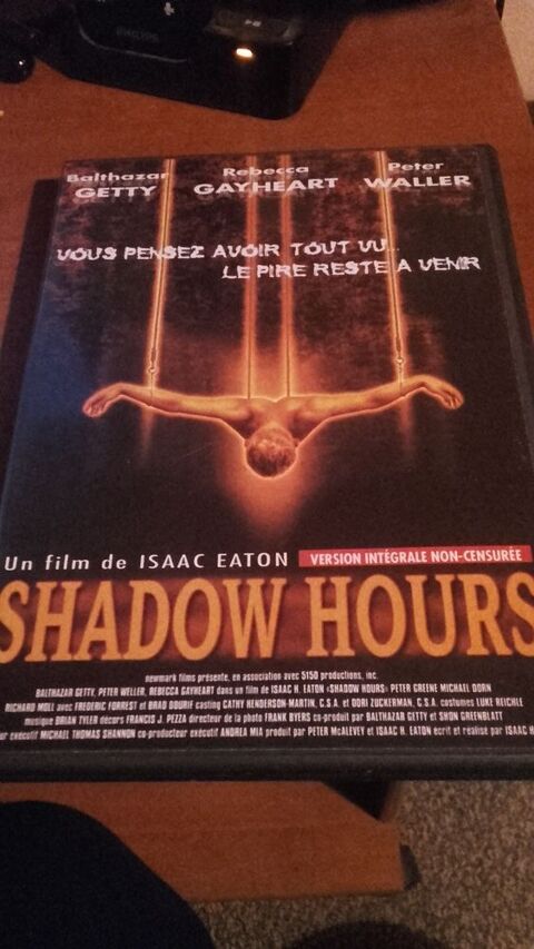 DVD Shadow Hours. Livraison possible 1 Rixheim (68)