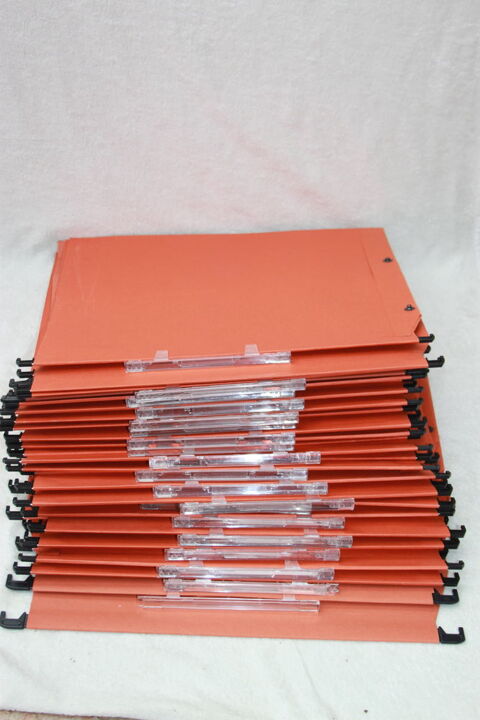 20 Dossiers suspendus 19 euros le lot 19 Montigny-Lencoup (77)