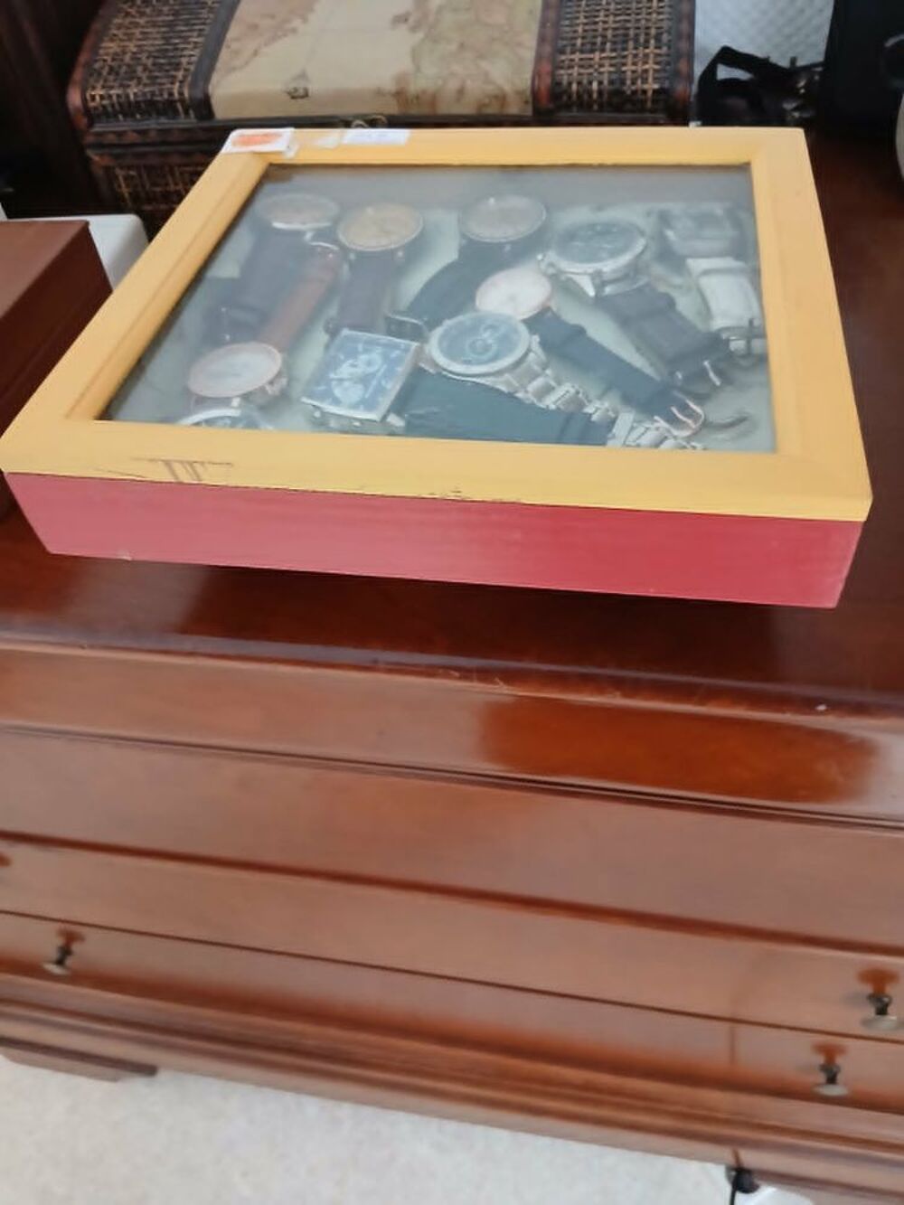 Lot dix montres + coffret bois vitr&eacute; de valeur N&deg;1348 Bijoux et montres
