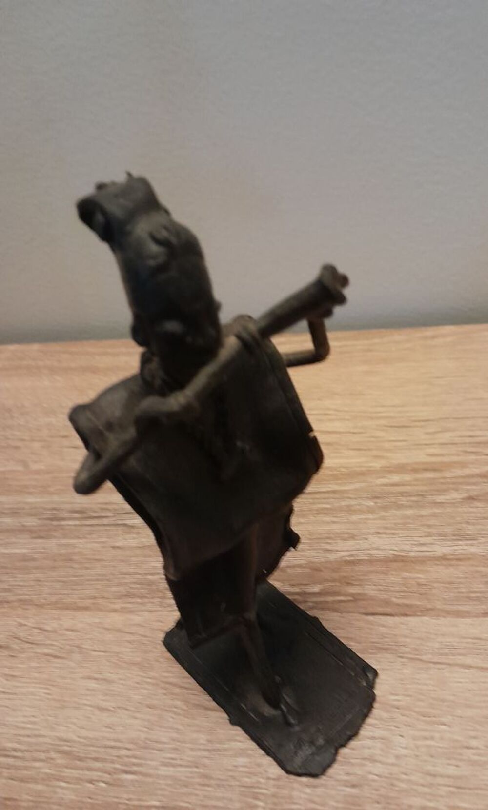 Lot de 3 statuettes Art africain + 1 bougeoir 
Décoration