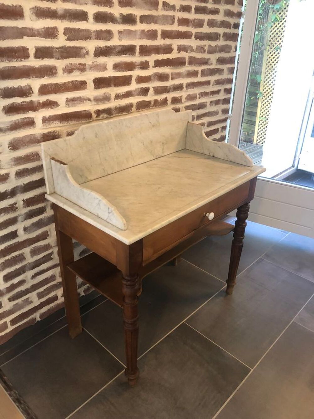 Coiffeuse avec dessus en marbre Meubles