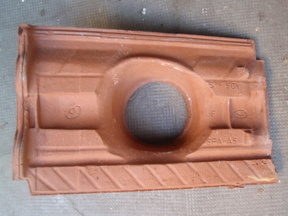 Tuile &agrave; douille delta 10 - VMC &Oslash;126 Bricolage