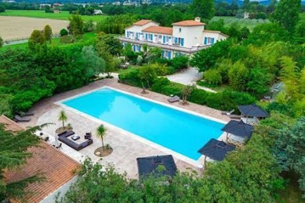  GÎTE ET CHAMBRES D'HÔTES, GRAND POTENTIEL ÉVÉNEMENTIEL, TENNIS ET PISCINE SECTEUR D'ALES. 