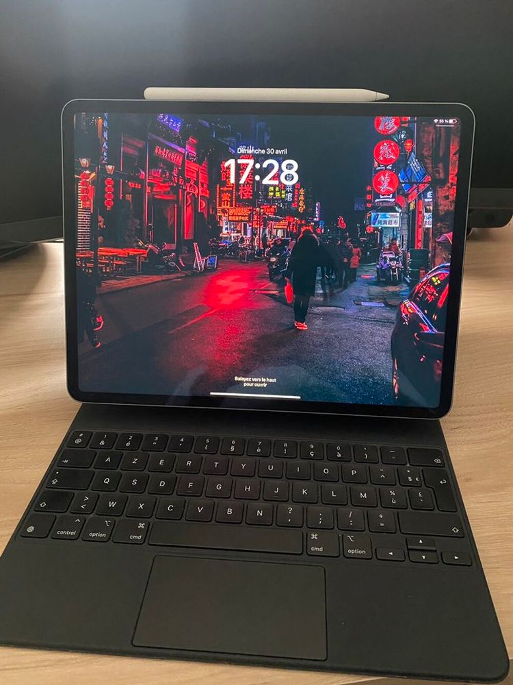 IPAD PRO M1 256GO GRIS AVEC MAGIC KEYBOARD &amp; Pencil 2 Matériel informatique
