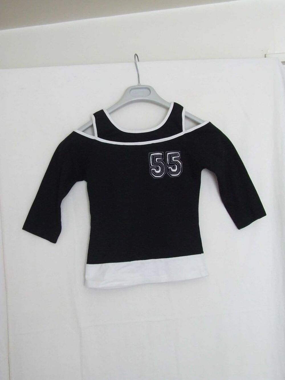 Tee-shirt &eacute;paules d&eacute;nud&eacute;es, Noir, Taille XS (12 14 ans) TBE Vêtements enfants