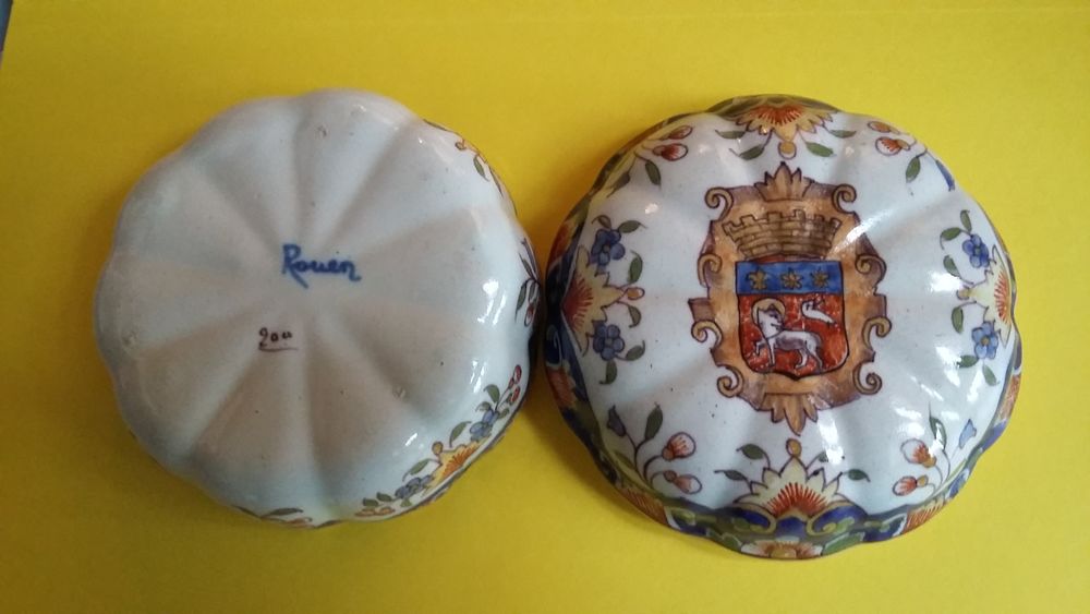 Bonbonni&egrave;re en fa&iuml;ence de Rouen 