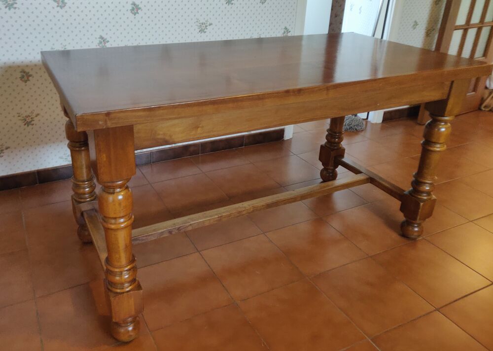 Table &agrave; manger en bois Meubles