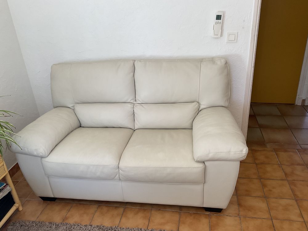 Tr&egrave;s beau canap&eacute; cuir blanc 2 places neuf Meubles