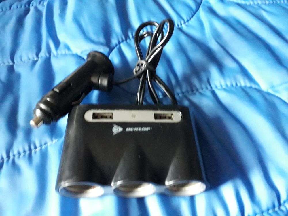 ADAPTATEUR ALLUME CIGARE TROIS SORTIES AVEC USB. Matériel informatique
