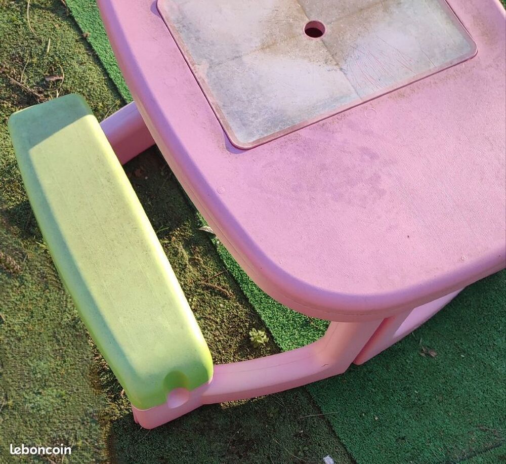 Table de jardin ou int&eacute;rieur enfant avec assises Mobilier enfants