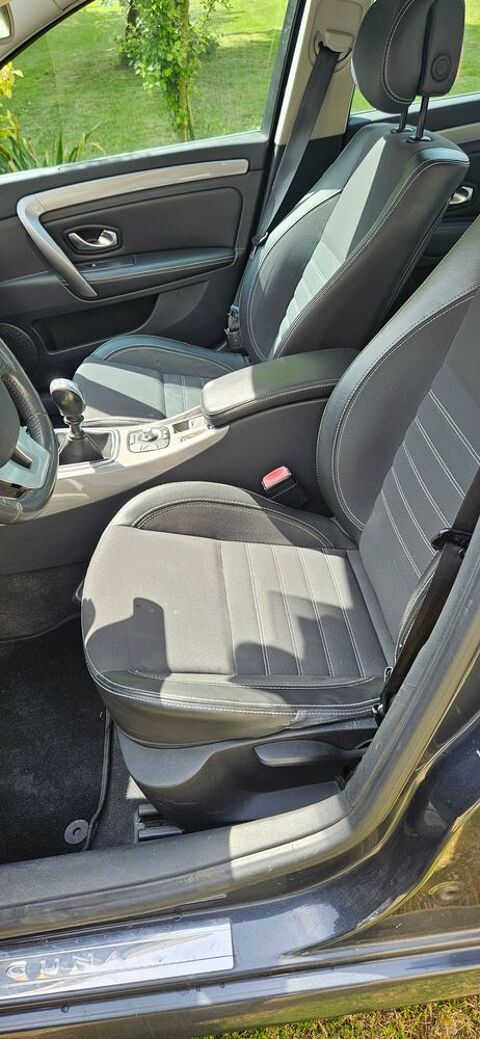 Renault Laguna III Laguna 2.0 dCi 130 FAP eco2 Black Edition 2011 occasion Saint-Caprais 18400
