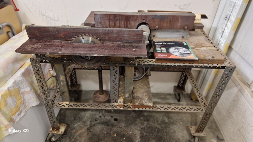 combin&eacute; scie circulaire ,d&eacute;gauchisseuse , Bricolage