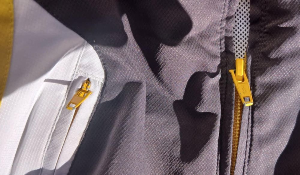 Surv&ecirc;tement Gar&ccedil;on Taille 94 de la Marque " Umbro " Vêtements enfants