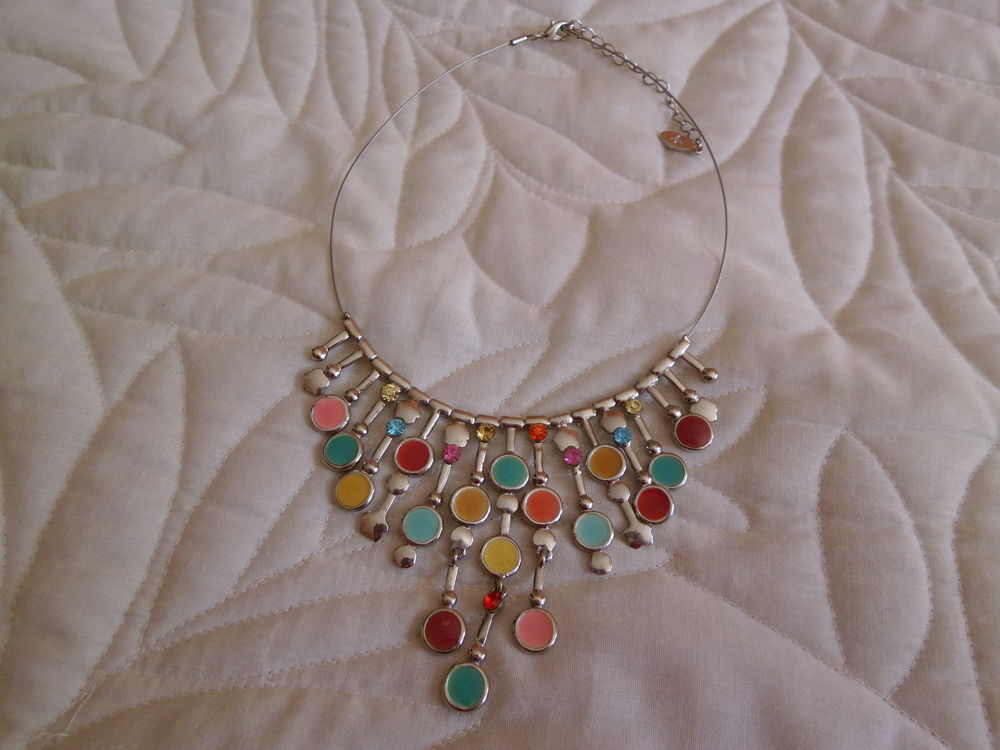 Collier Bijoux et montres
