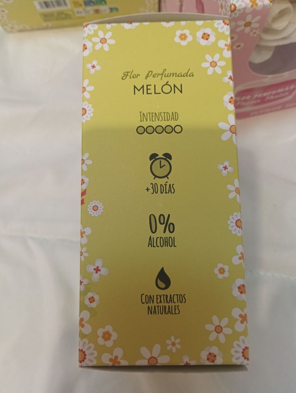 6 Fleurs en tissu parfum&eacute;e Décoration