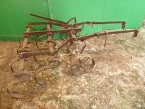   Tracteur Mac CORMICK 