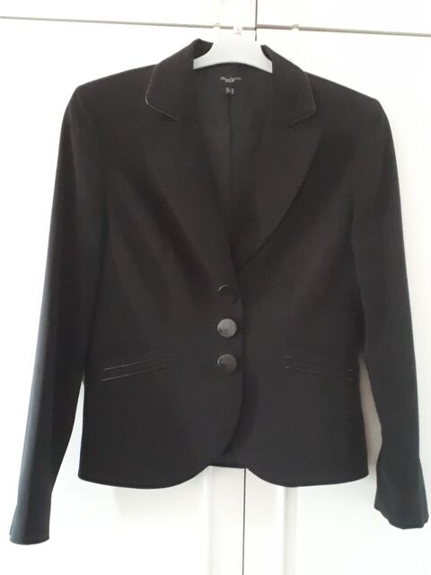 Veste chic UN JOUR AILLEURS  - 38/40 - TBE-  - 25 euros 25 Villemomble (93)