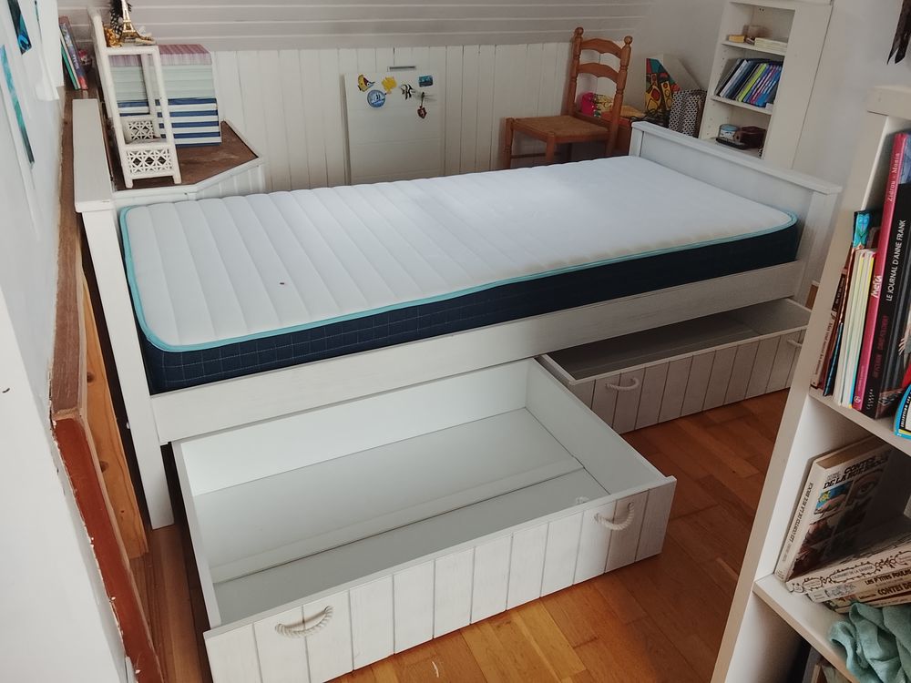 Lit 1 personne/tiroirs+ sommiers &agrave; lattes + matelas M&eacute;rinos Meubles