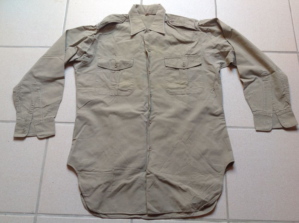 CHEMISE MANCHES LONGUES TAILLE M Envoi Possible
Vêtements
