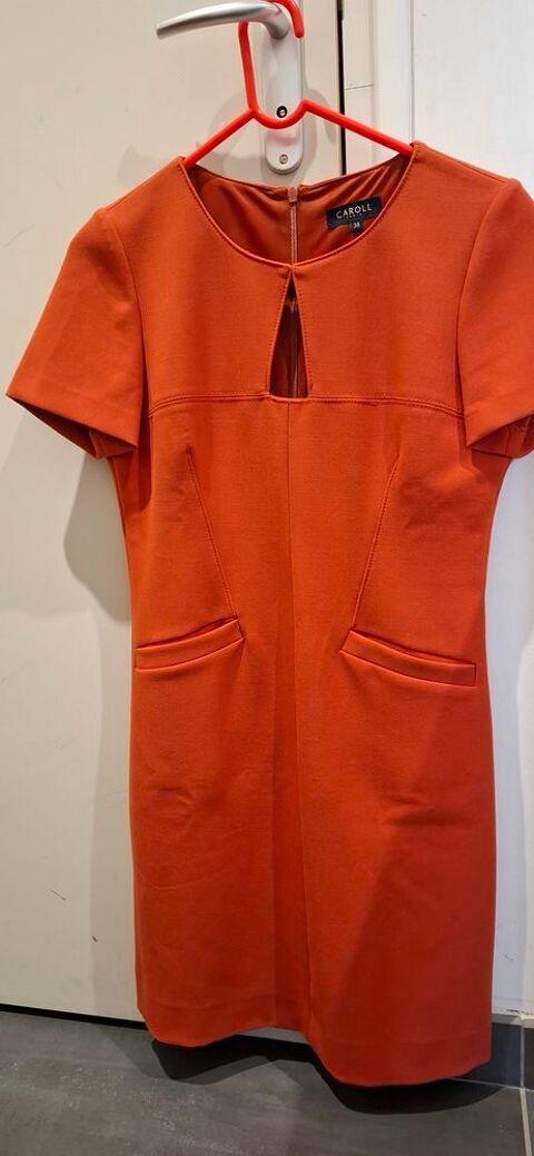 TRES JOLIE ROBE CAROLL 40 Le Sourn (56)