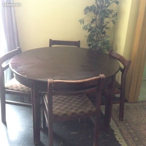 Table ronde et 5 chaises en bois vintage 180 Ivry-sur-Seine (94)