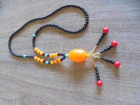 Collier perles orange et noires (28b) 10 Tours (37)