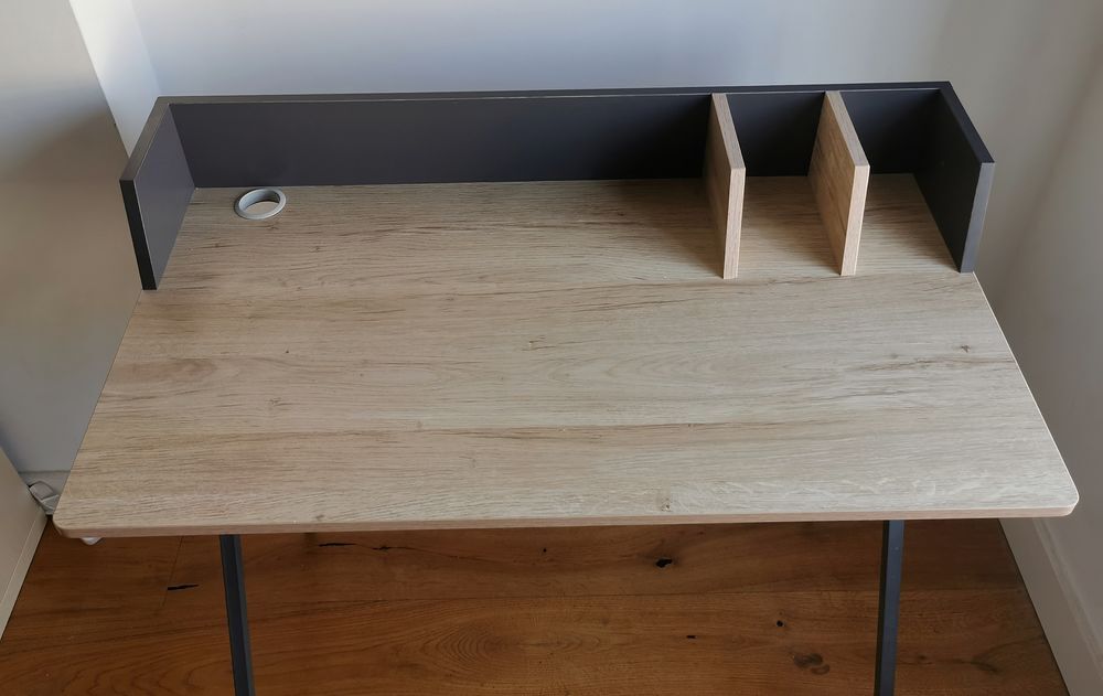 Bureau style industriel bois clair et noir - Tr&egrave;s bon &eacute;tat Meubles