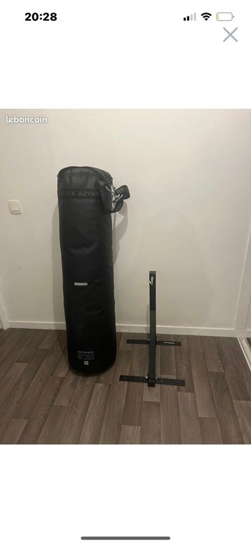 sac de frappe boxe avec accroche Sports