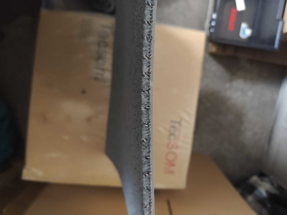 80 dalles plombante tecsom grise mouchet&eacute; noire Décoration
