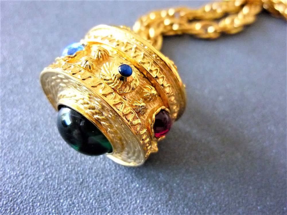 LUC DESROCHES montre pendentif orientaliste 1980 LDR1008 Bijoux et montres
