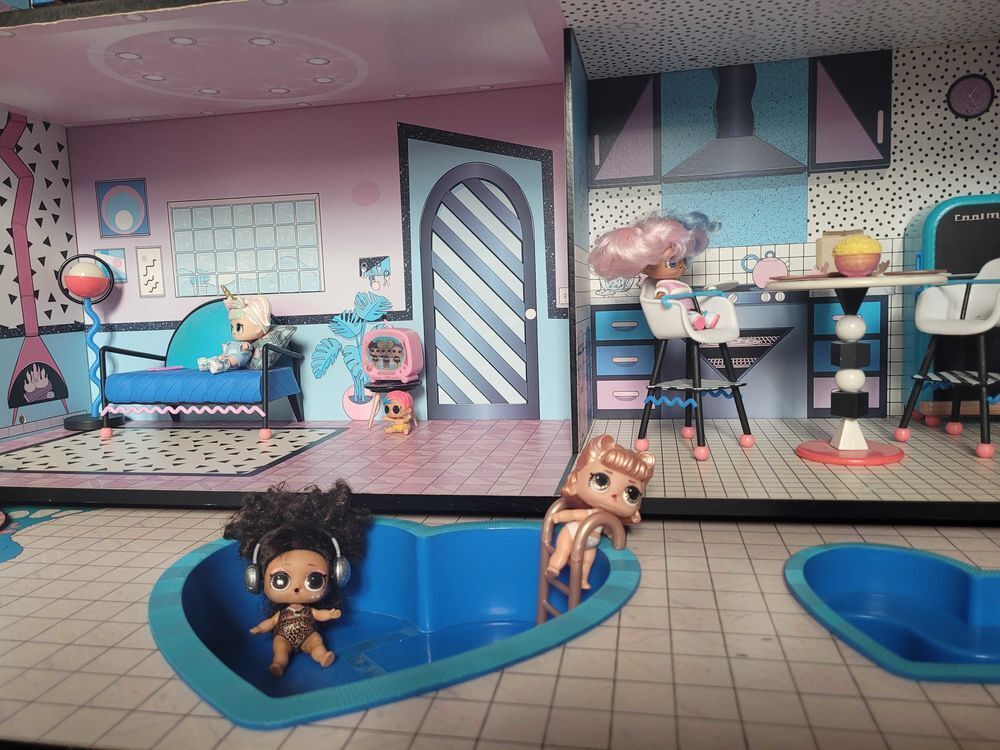 Grande maison Poup&eacute;e LOL+ 14 figurines Jeux / jouets