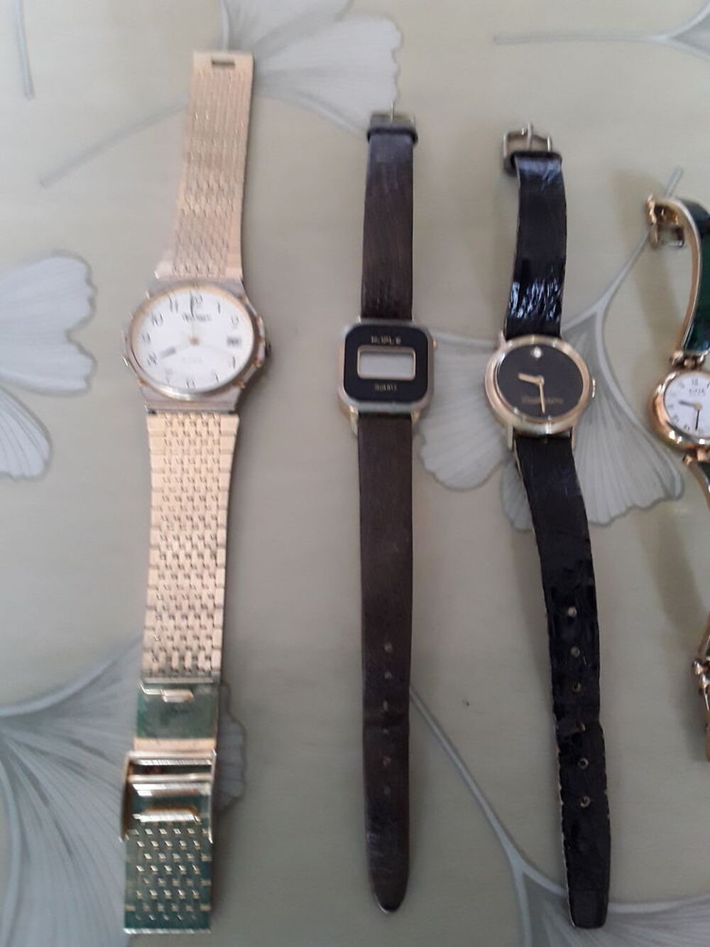 Lot de 8 montres dans l etat pour pieces Bijoux et montres