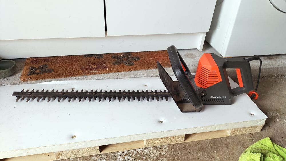 TAILLE HAIE ELECTRIQUE Bricolage